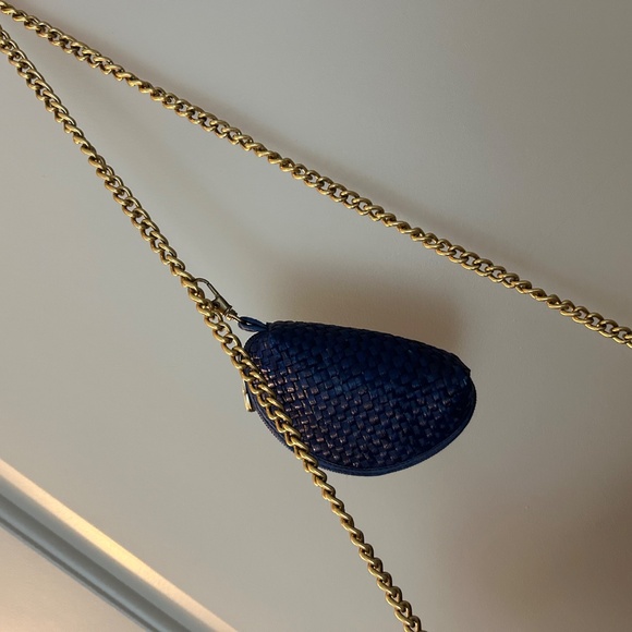 Beautiful blue hand woven sling bag, brand new - Picture 5 of 10